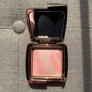 Hourglass Ambient Lighting Blush in Dim Infusion